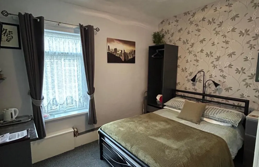 Hornby Villa B&B Couples & Families Only- Quiet Central Location- Near To Winter Gardens-1