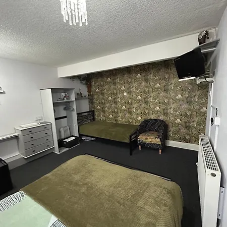 Hornby Villa B&B Couples & Families Only- Quiet Central Location- Near To Winter Gardens-2
